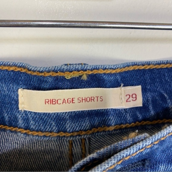 Levi's Ribcage Denim Jean Shorts Raw Hem Fray - Picture 3 of 3